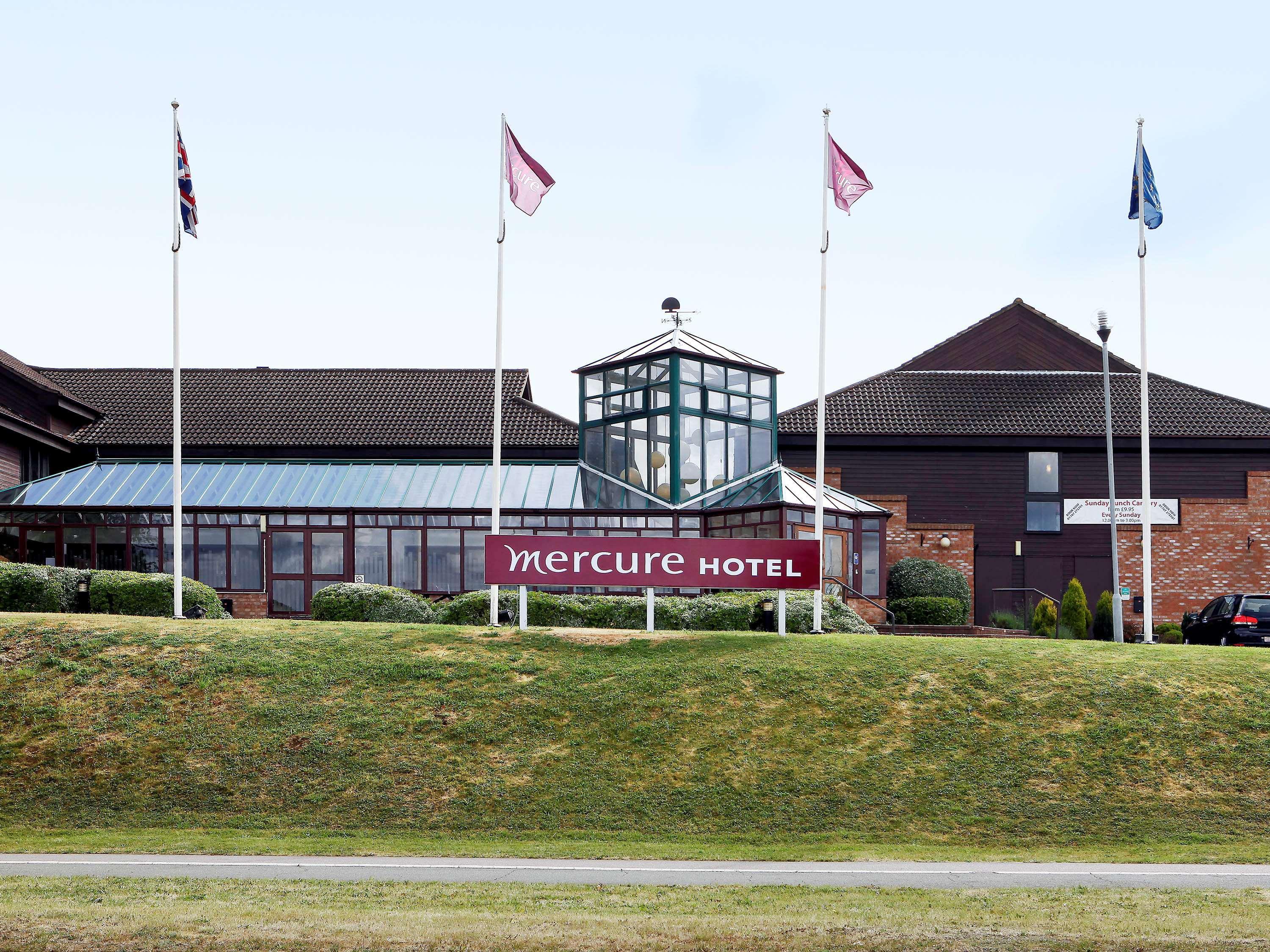 Mercure Hatfield Oak Hotel Екстер'єр фото