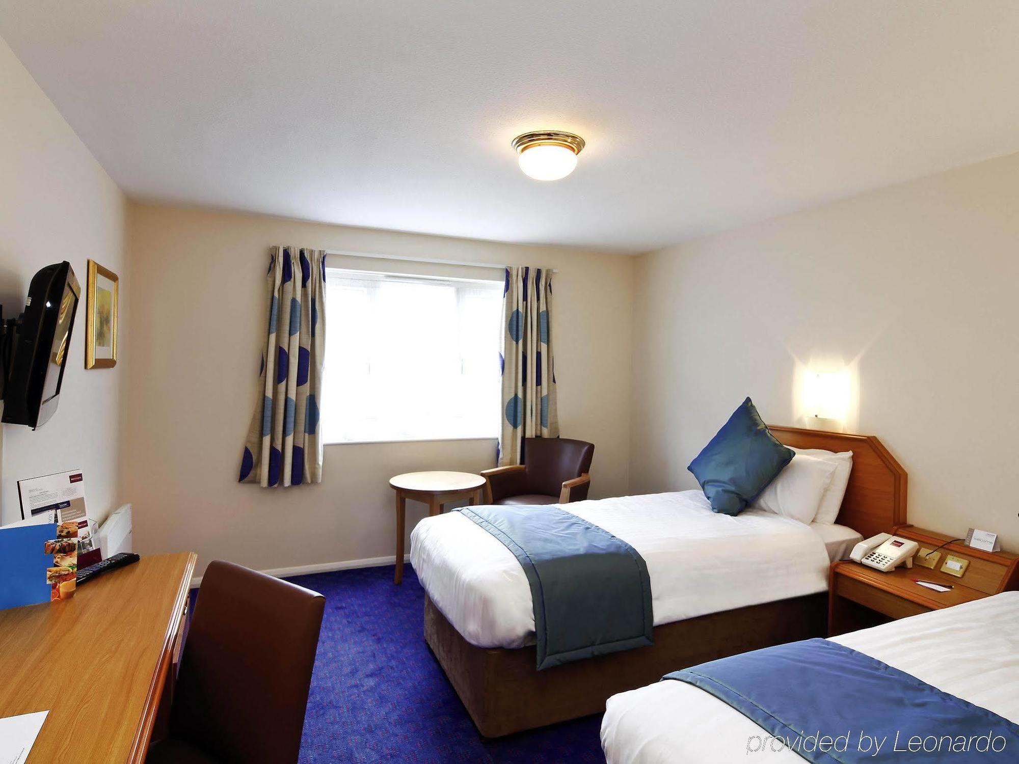 Mercure Hatfield Oak Hotel Екстер'єр фото